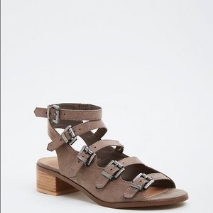 Gladiator block heel ✨